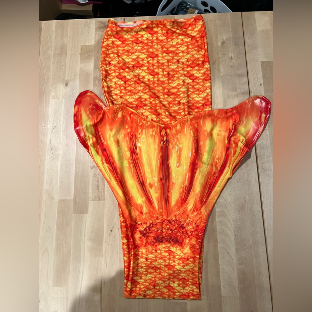 MONOFIN. FINFUN , mermaid, skin tail, girls size 12 brand new